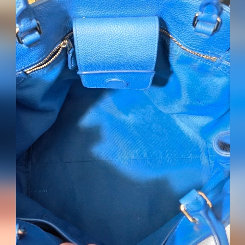 Authentic Coach Blue Pebble Leather Tie Turn-lock Shoulder Bag- EUC - Picture 6 of 9